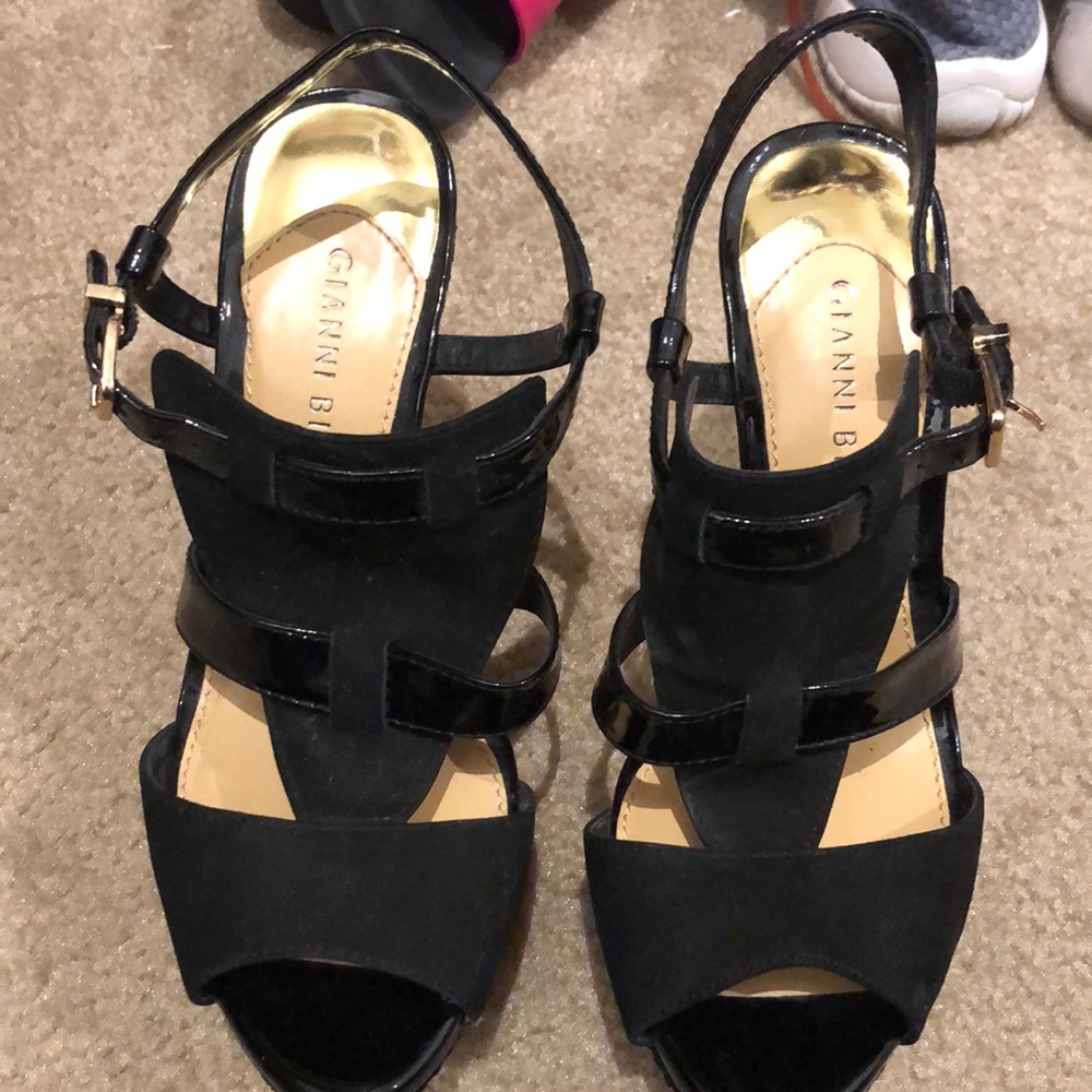 BRAND NEW  black Gianni Bini heels